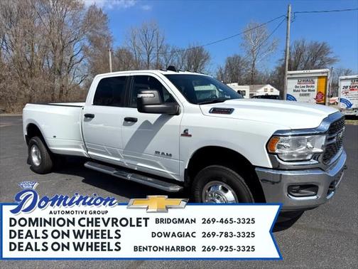 2023 RAM 3500 Big Horn Crew Cab 4x4 8' Box