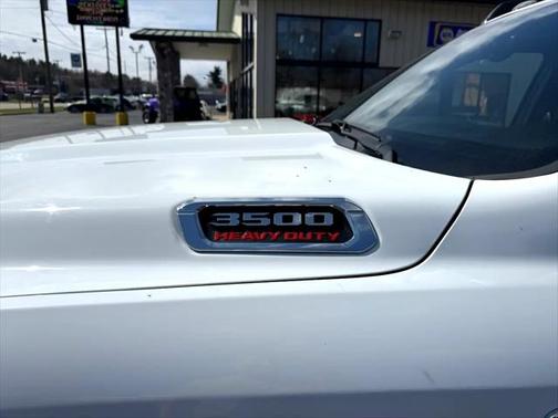 2023 RAM 3500 Big Horn Crew Cab 4x4 8' Box