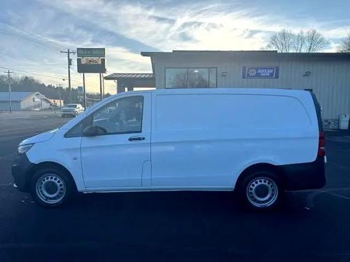 2016 Mercedes-Benz Metris Base