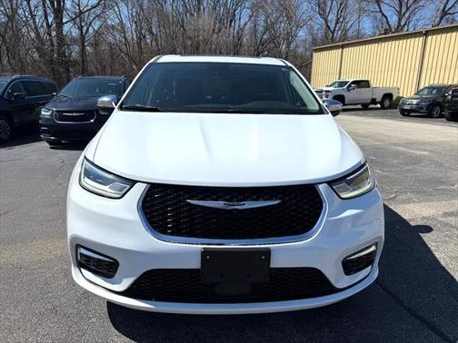 2023 Chrysler Pacifica Hybrid Limited