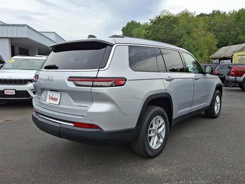2022 Jeep Grand Cherokee L Laredo