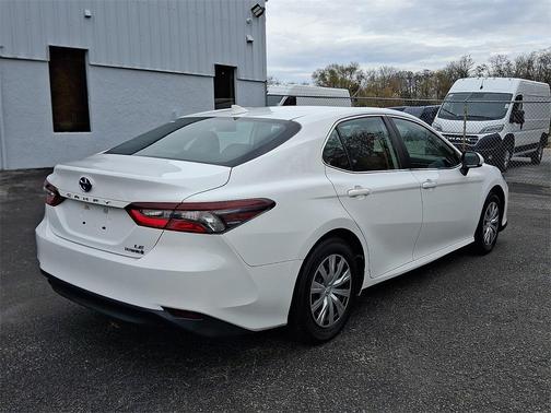 2022 Toyota Camry Hybrid LE