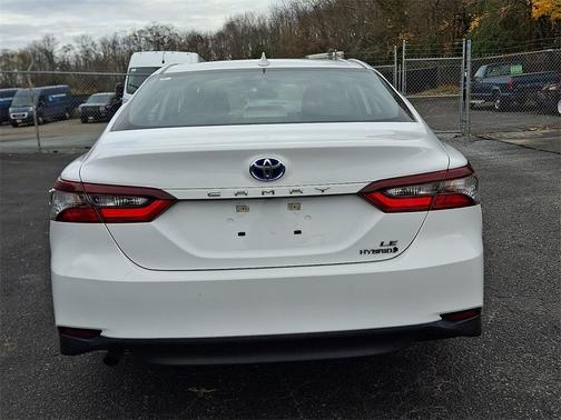 2022 Toyota Camry Hybrid LE