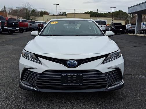 2022 Toyota Camry Hybrid LE