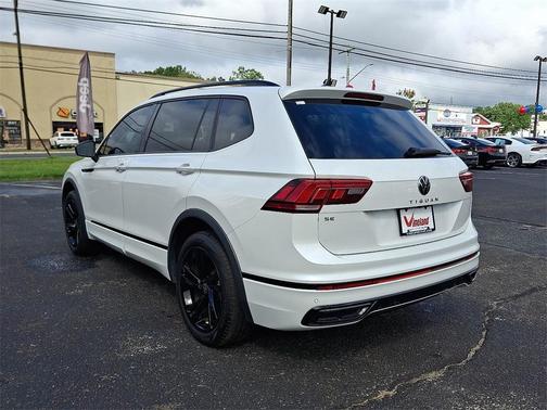 2024 Volkswagen Tiguan 2.0T SE R-Line Black