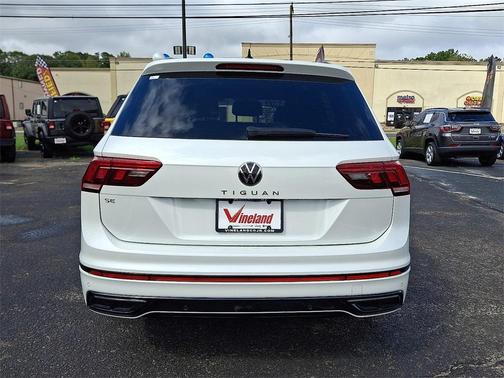 2024 Volkswagen Tiguan 2.0T SE R-Line Black