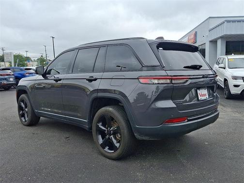 2023 Jeep Grand Cherokee Altitude