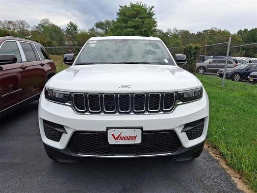 2025 Jeep Grand Cherokee Laredo