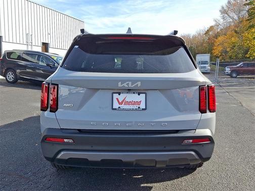 2022 Kia Sorento S