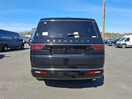2025 Jeep Wagoneer Base