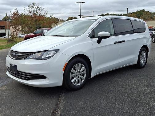 2020 Chrysler Voyager L
