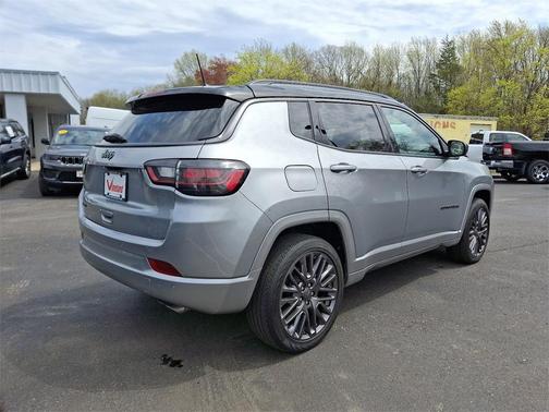 2022 Jeep Compass Altitude