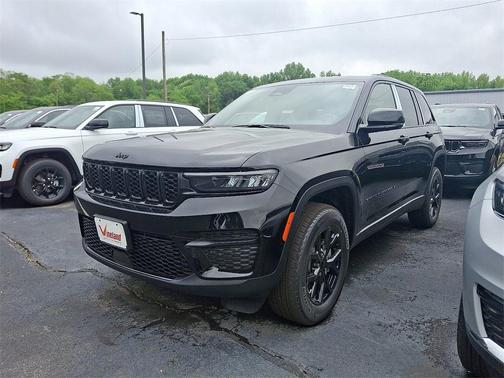 2025 Jeep Grand Cherokee Laredo