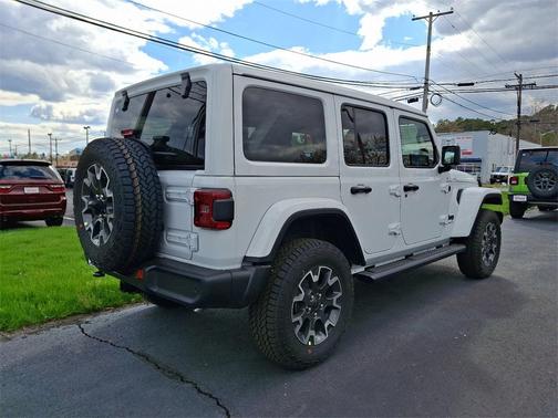 2025 Jeep Wrangler Sahara