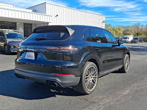 2022 Porsche Cayenne 