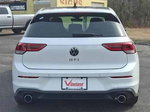 2022 Volkswagen Golf GTI 2.0T SE