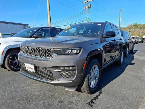 2025 Jeep Grand Cherokee Laredo