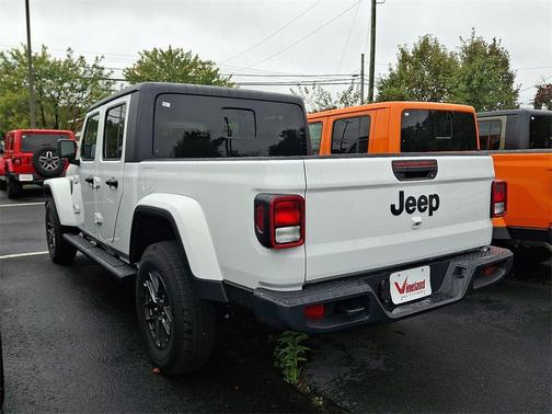 2025 Jeep Gladiator Sport