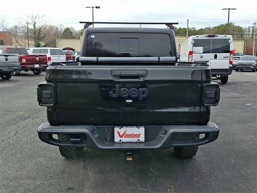 2022 Jeep Gladiator Sport