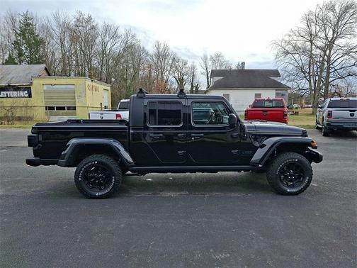 2022 Jeep Gladiator Sport