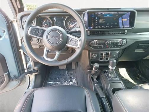 2024 Jeep Wrangler 4-Door Sahara 4x4