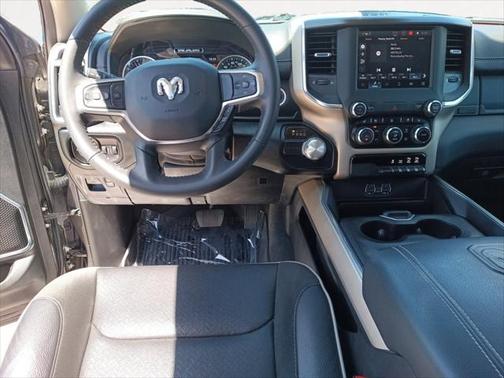 2022 RAM 1500 Laramie Crew Cab 4x2 57' Box