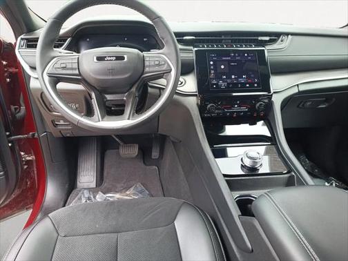 2024 Jeep Grand Cherokee Altitude 4x2