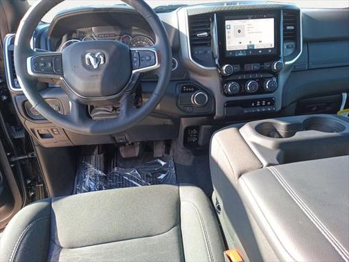 2025 RAM 1500 Big Horn Quad Cab 4x2 64' Box