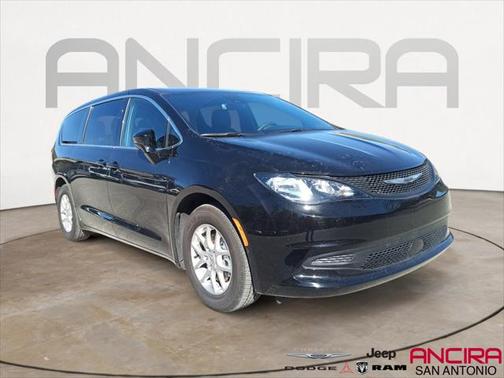 2025 Chrysler Voyager LX