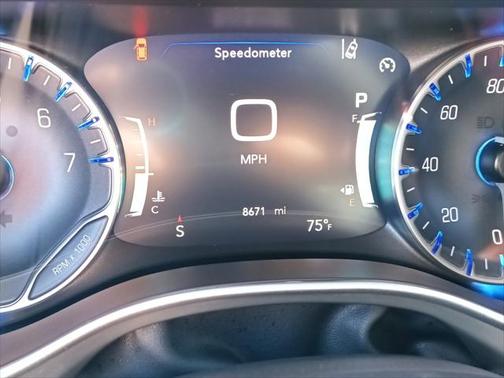 2025 Chrysler Voyager LX