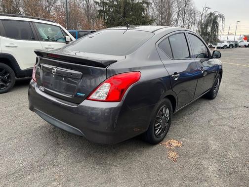 2015 Nissan Versa 1.6 S+