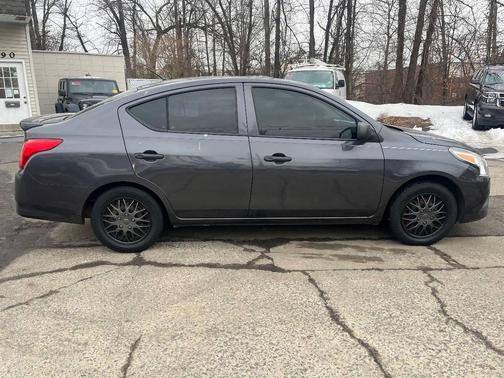 2015 Nissan Versa 1.6 S+