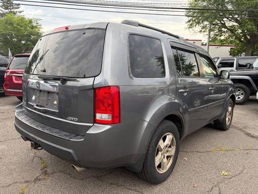 Gray 2011 Honda Pilot EX