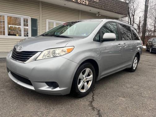 2011 Toyota Sienna LE