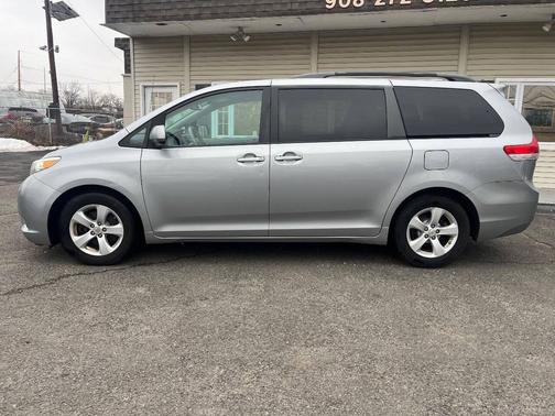 2011 Toyota Sienna LE