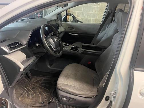 2021 Toyota Sienna LE