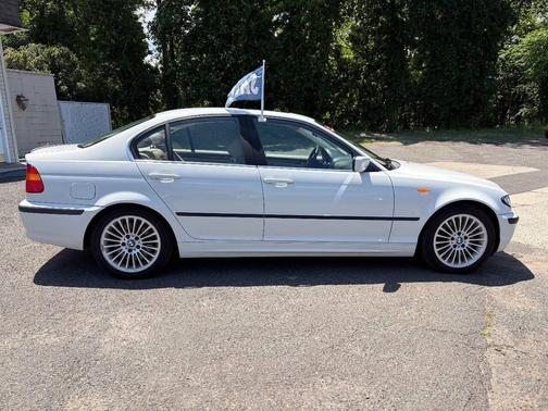 Alpine White 2002 BMW 330 i