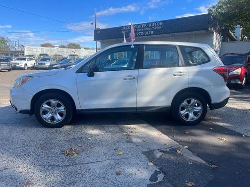 2014 Subaru Forester 2.5i