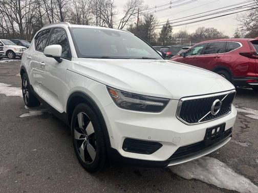 2019 Volvo XC40 T5 Momentum