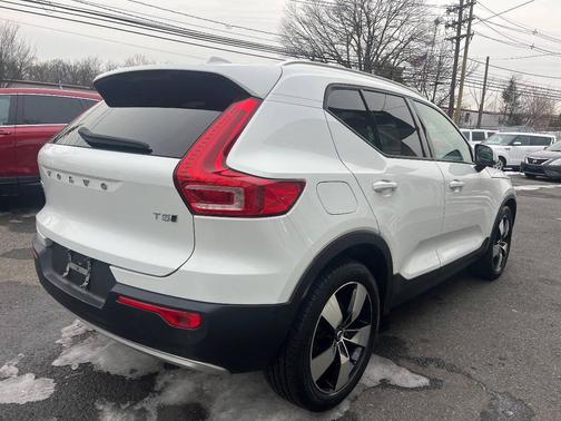 2019 Volvo XC40 T5 Momentum