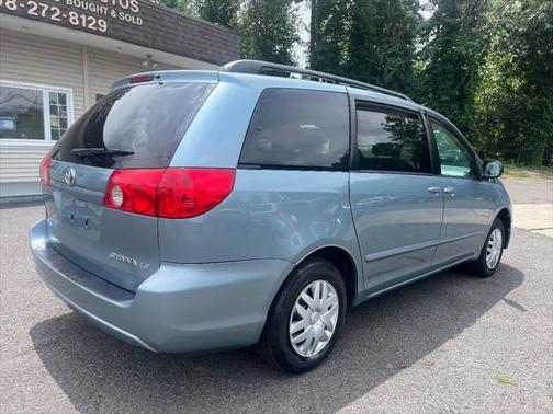 2008 Toyota Sienna LE