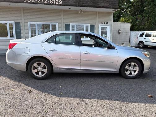 Silver Ice Metallic 2015 Chevrolet Malibu 1LS