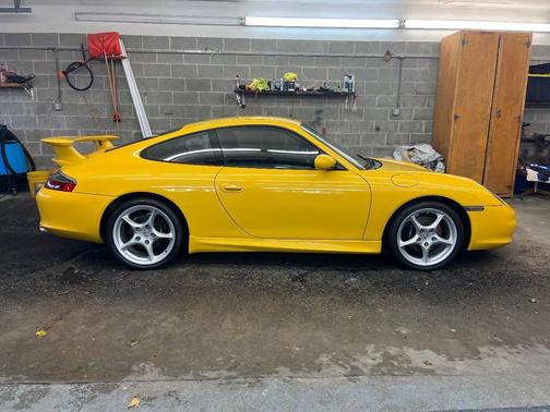 2003 Porsche 911 Carrera