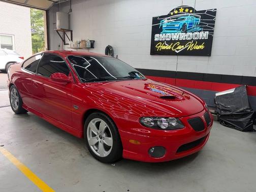 Red 2006 Pontiac GTO Base 2dr Coupe