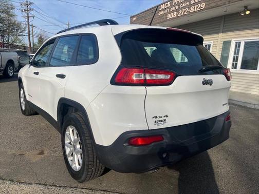 2015 Jeep Cherokee Sport