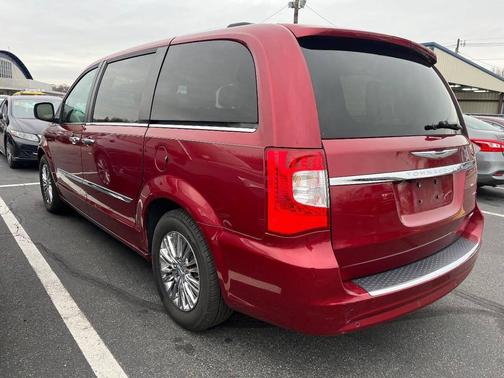 2011 Chrysler Town & Country Limited