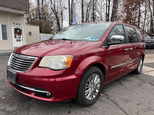 2011 Chrysler Town & Country Limited