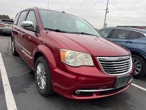2011 Chrysler Town & Country Limited