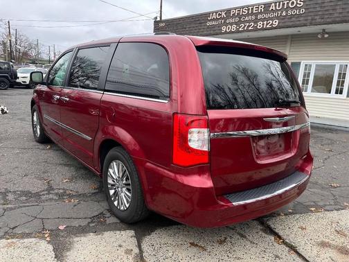 2011 Chrysler Town & Country Limited