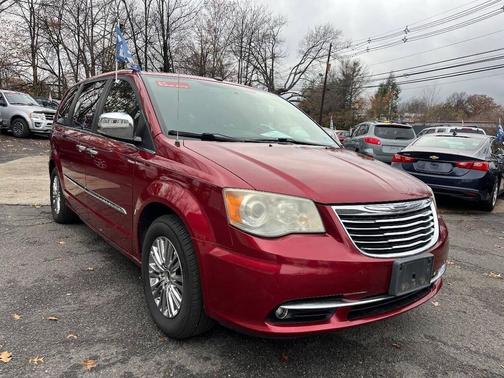 2011 Chrysler Town & Country Limited